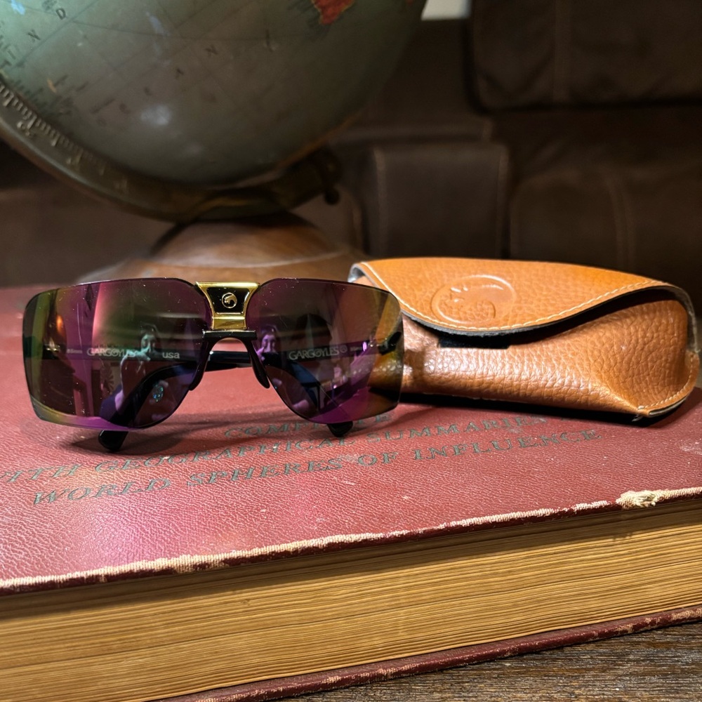 Vintage SUPER RARE Gargoyles Sunglasses & Case